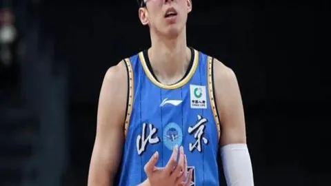 U15国足以0-1遗憾输给日本U15，半场战罢泽口荣太独揽进球！